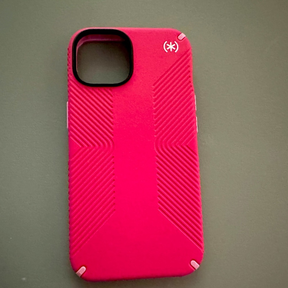 Speck Presidio 2 Grip MagSafe Case for iPhone 14 (6.1 in)